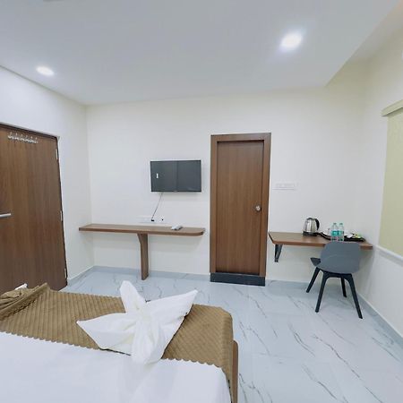 Hotel Apex Inn Hyderabad Airport 外观 照片
